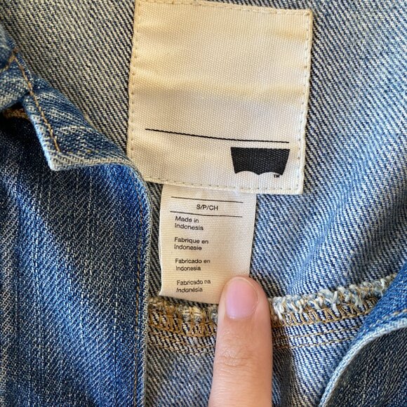 Levi's - Original Trucker Jacket - Light/Medium Wash - S - Picture 2 of 6